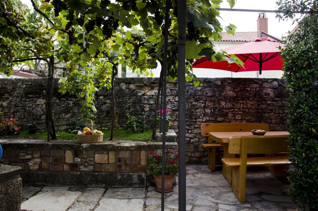 Apartment Percic Tar-Vabriga Buitenkant foto