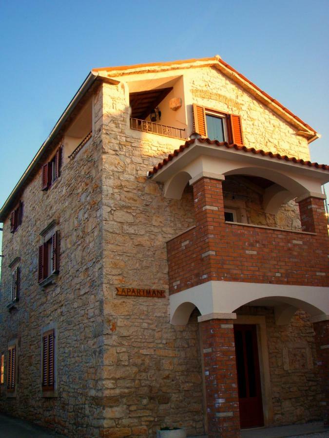 Apartment Percic Tar-Vabriga Buitenkant foto